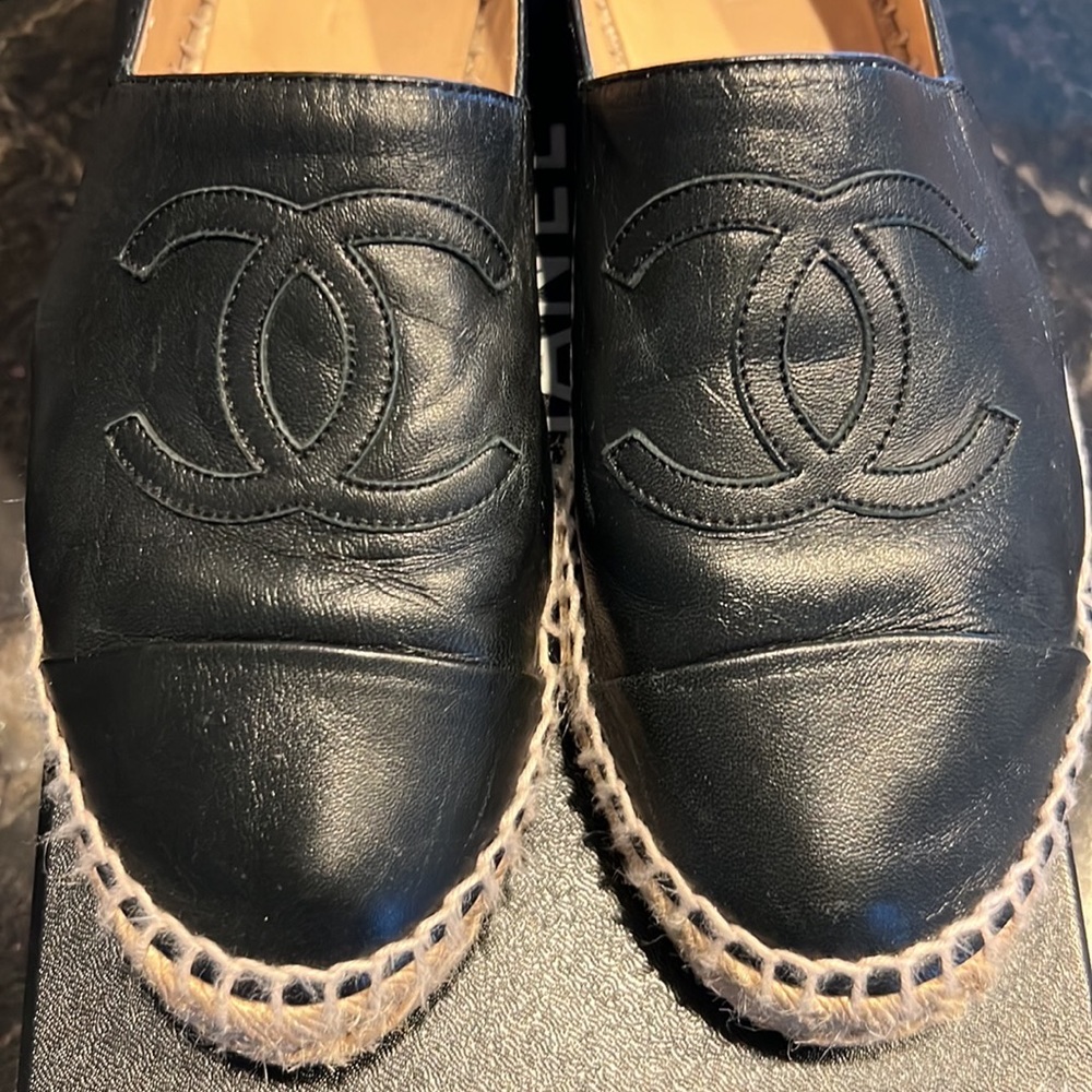 ***SOLD***Authentic EUC Chanel Lambskin Espadrille - Picture 2 of 13